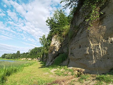 Stânci de gresie lângă Tori