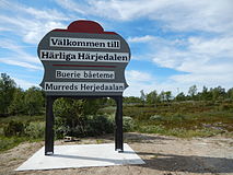 Välkommen till Härliga Härjedalen på både svenska och sydsamiska.
