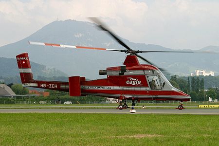 Kaman K-1200 K-Max d'Eagle Helicopter (HB-ZEH) à l'aéroport de Salzbourg-W.-A.-Mozart en juin 2007.