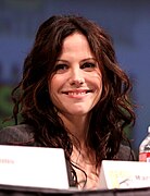 Mary-Louise Parker encarna Naomi Hyland