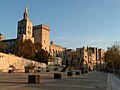 El palacio de Lourdes, regalo de Yeza]]