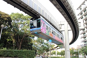 1号線を走行する1000形 （千葉みなと駅 - 市役所前駅）