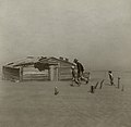 Arthur Rothstein, A Farmer and His Two Sons During a Dust Storm, Cimarron County, Oklahoma, 1936, Foto, das als Ikone der Dust Bowl gilt.