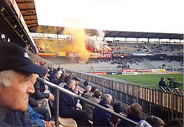 Vue des tribunes, en 2002.