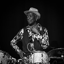 Tony Allen med band cropped (231308).jpg