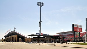 Stadionaußenansicht mit dem Haupteingang (2009)