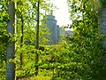 Château de la Hunaudaye (Plédéliac) vu depuis les sentiers de randonnée de Pléven.