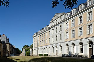 Aile de l'hôtellerie, façade ouest.