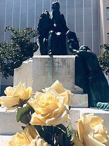 monumento don Cayetano del Toro