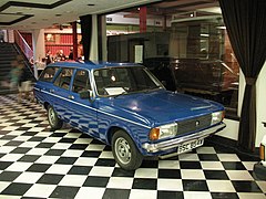 La Hillman Avenger (en) est introduite en 1970 et rebaptisée Chrysler Avenger en 1976, puis Talbot Avenger en 1979. Cette voiture est l'une des dernières produites à l'usine de Linwood en 1981.