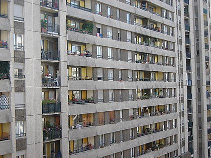 Immeuble, en banlieue parisienne (Boulogne-Billancourt, France).