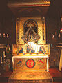 Statue de la Vierge dans le sanctuaire anglican.