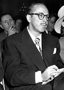 Trumbo tại buổi phán xét của Ủy ban Hạ viện Kiểm tra Hành động Bất hợp Hoa Kỳ, 1947