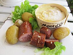 Mont d'Or chaud, et saucisse de Morteau