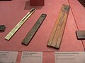Пособия за писане, принадлежали на Таа II, Лувъра