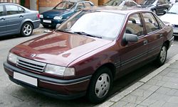 Opel Vectra A sedan (1988–1992)