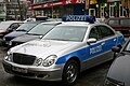 Mercedes-Benz adaptado como vehículo policial (Hamburgo, Alemania).