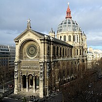同样是由维克多·巴尔塔设计的圣奥斯定堂 (1860–1871)，兼具哥特式和罗曼式，是巴黎首批大规模金属结构的建筑