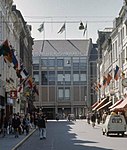 Kleine Staat/Kersenmarkt, nieuwbouw V&D, ca. 1975