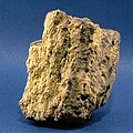 1 铀矿石（英语：Uranium ore） - 原始的未经提炼的核燃料原料
