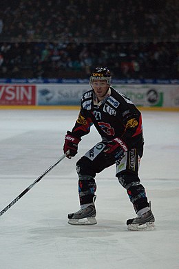 Description de l'image Mike Knoepfli - Fribourg-Gottéron vs. Genève-Servette, 6th March 2010.jpg.