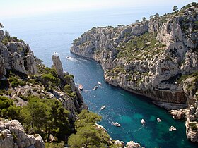 Reger Bootsbetrieb in der Calanque d'En-Vau