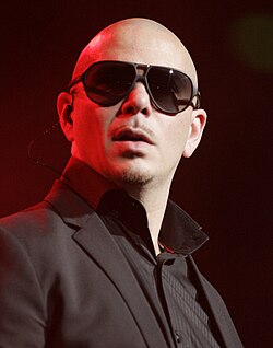 Pitbull esiintymässä Sydneyssä vuonna 2012.