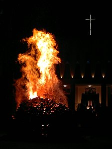 Foguera en honor de la Madonna de Pietraquaria