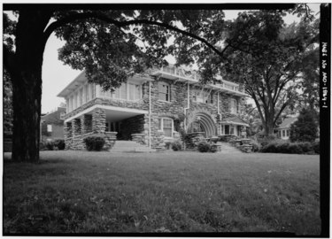 Facade from southeast (1988)