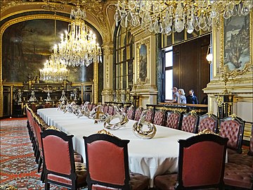 Grande salle à manger.