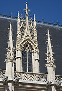 Flamboyant Gothic style dormer window overlooking the West wing (1499–1507).