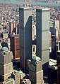 紐約世界貿易中心雙子星大樓 417米，110層