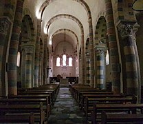 Photographie de l'intérieure de l'église Saint-Symphorien du Moutier.