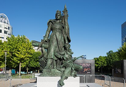 La Défense de Paris. Groupe sculpté en bronze (1883). Quartier de la Défense.