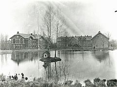 Landbrukshøgskolen på Ås, skolebygninger, dam, holme