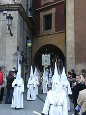 Nazarenos del Yacente.