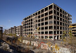 Fábrica de automóviles abandonada en Detroit.