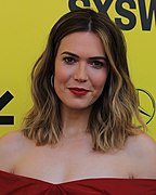 Mandy Moore jwe kòm Rebecca Pearson.