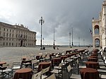 La piazza Unità d'Italia à Trieste et le caffè degli Specchi.