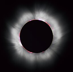 Eclipse totale du soleil le 11 août 1999 en France. (définition réelle 3 543 × 3 489*)