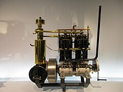 Moteur 4 cylindres Daimler, 2413 cm³, 5,9 ch, 1894, musée Mercedes-Benz de Stuttgart