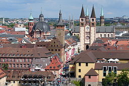 Kiliansdom och rådhuset i Würzburg.