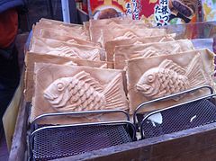 Square taiyaki with uncut edges, being sold in Ueno