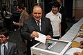 الرئيس عبد العزيز بوتفليقة يدلي بصوته في الانتخابات التشريعية 10 مايو 2012