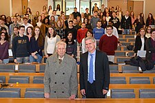 Le premier doyen de la faculté de droit, d'économie et de gestion d'Orléans, Élie Alfandari, et l'actuel, Pierre Allorant, en 2016.