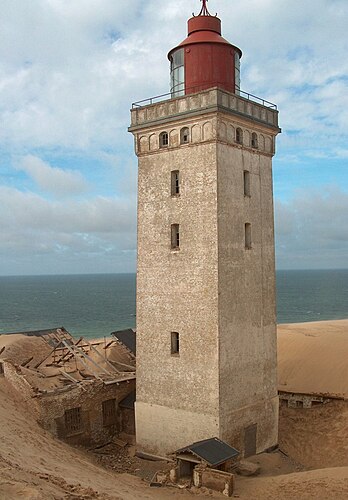 Маяк Rubjerg Knude в Ютландии, в Дании