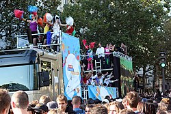 Lovemobile in einer Technoparade