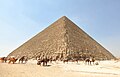 古代エジプトのファラオが建造させたギザの大ピラミッド。石棺がおさめられている。1979年に世界遺産『メンフィスとその墓地遺跡』の一部となった。