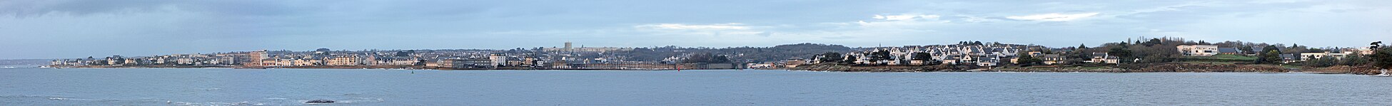 Vue panoramique de Concarneau depuis le Cabellou (2014).