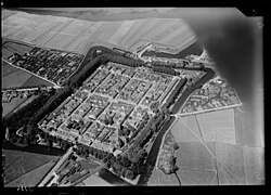 Vue aérienne de la ville prise entre 1920 et 1940